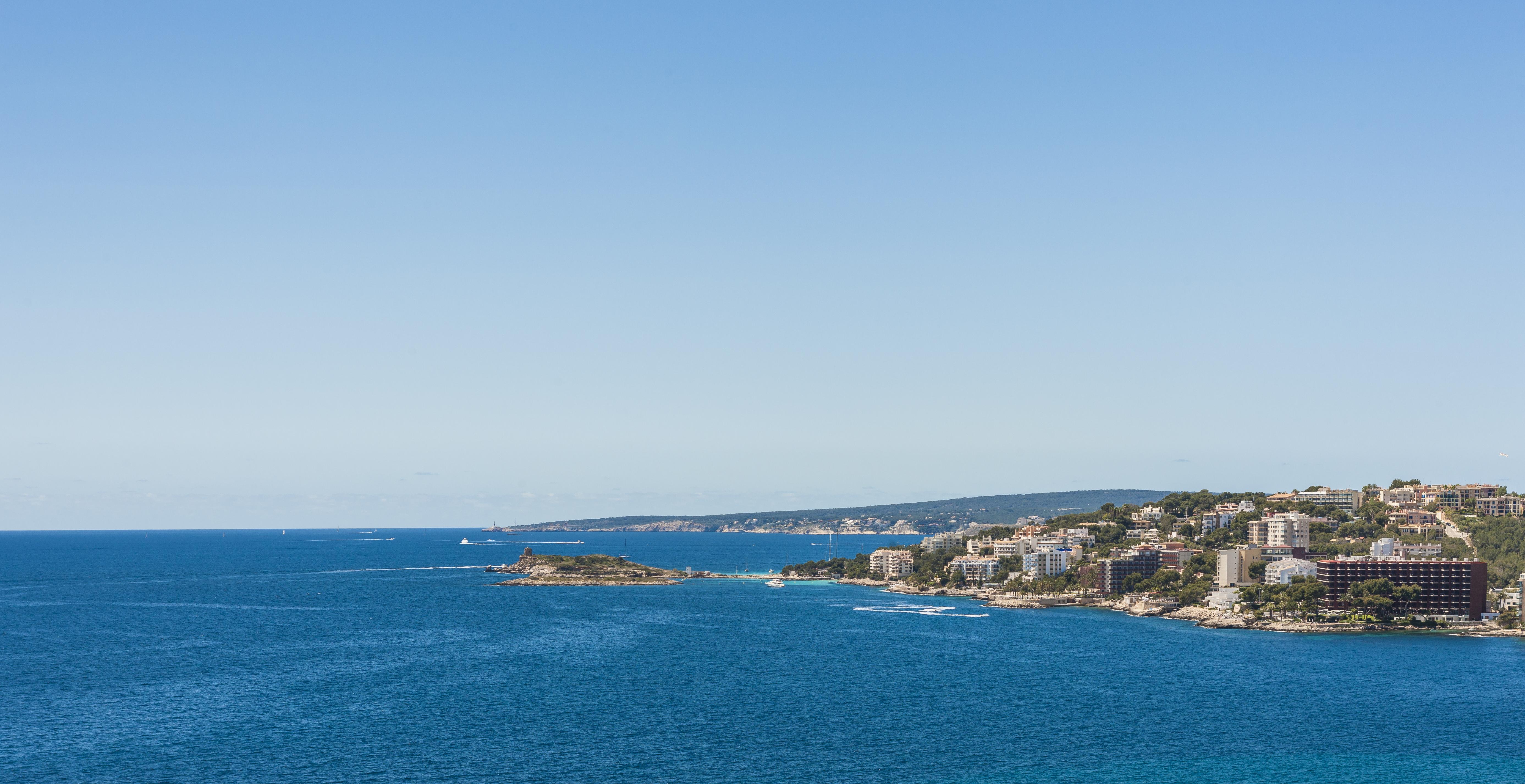 فندق يوروستارز ماريفينت ميورقة المظهر الخارجي الصورة The town of Portals Nous, in the Mediterranean Sea.